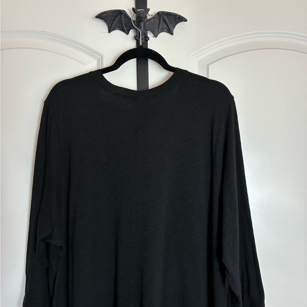 Torrid Black Top V-Neck 3/4 Sleeve, Pocket, Stretch, Soft, Size 3X - Picture 4 of 8